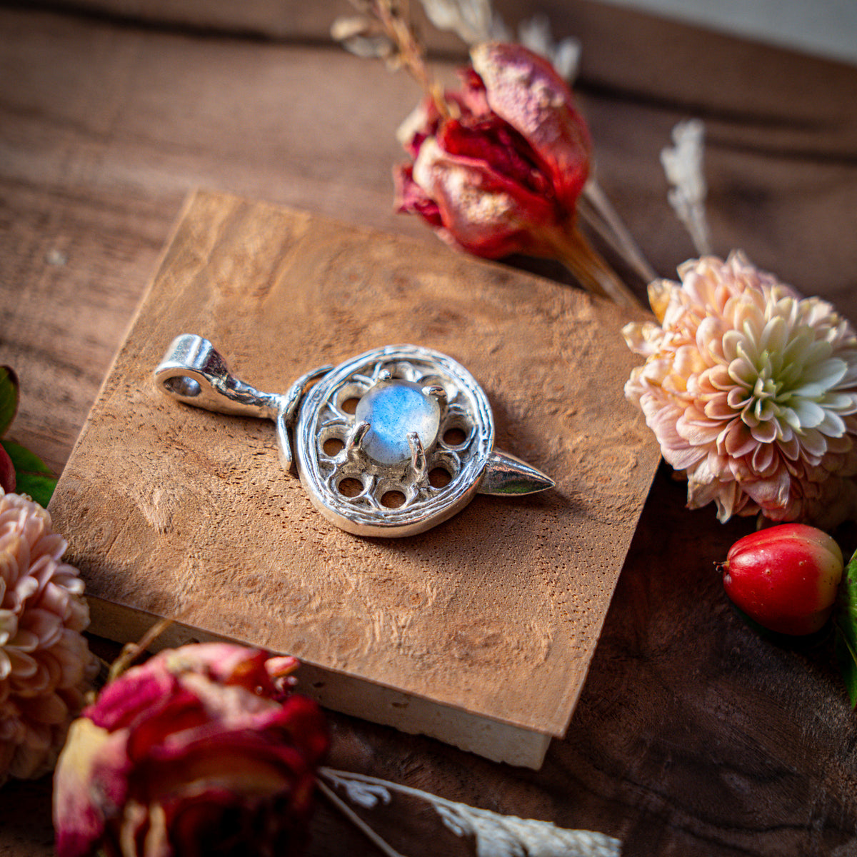 Boudica Labradorite | Fine Silver Pendant